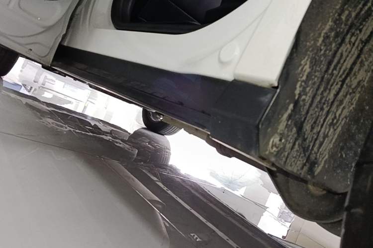 Used SAIC MAXUS G50 2022 1.5T Automatic Comfort Touring B Left Side Sill