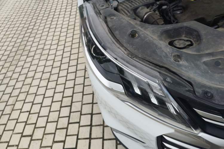 Used SAIC MAXUS G50 2022 1.5T Manual Touring A Right Front Headlight
