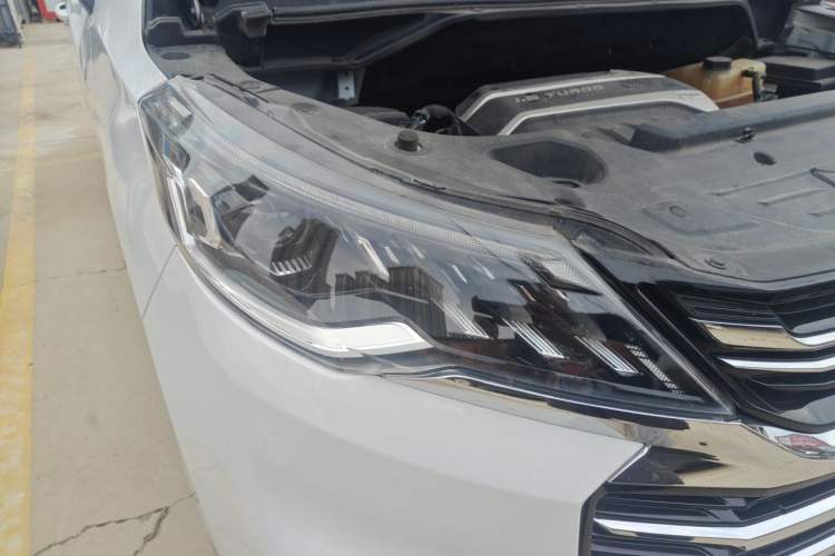 Used SAIC MAXUS G50 2022 1.5T Automatic Comfort Touring B Right Front Headlight
