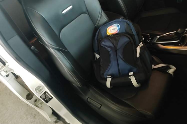 Used SAIC MAXUS G50 2022 1.5T Automatic Comfort Touring B Right Front Seat