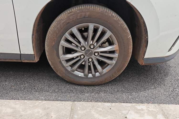 Used SAIC MAXUS G50 2022 1.5T Automatic Comfort Touring B Right Front Wheel Hub