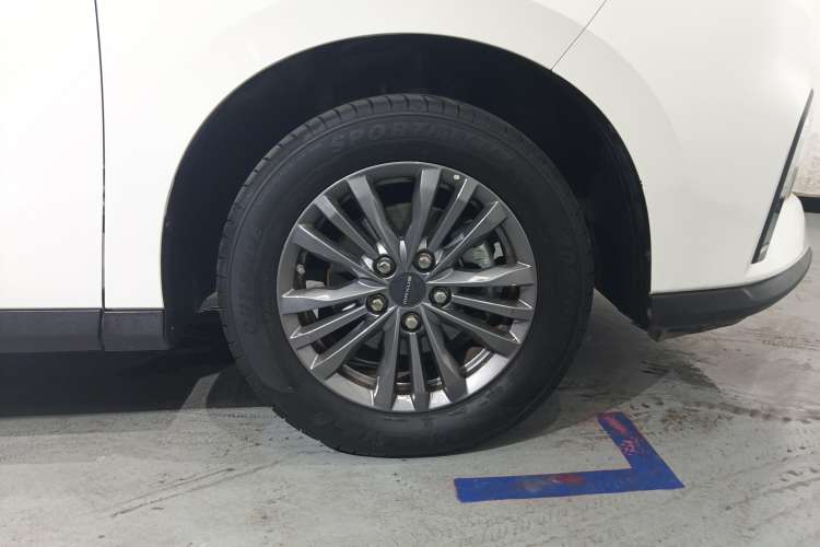 Used SAIC MAXUS G50 2022 1.5T Automatic Comfort Touring B Right Front Wheel Hub
