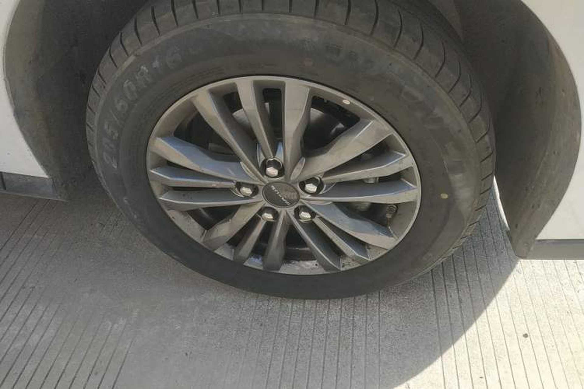 Used SAIC MAXUS G50 2022 1.5T Automatic Comfort Touring B Right Front Wheel Hub