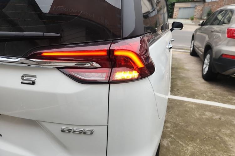Used SAIC MAXUS G50 2022 1.5T Manual Comfort B Right Rear Taillight