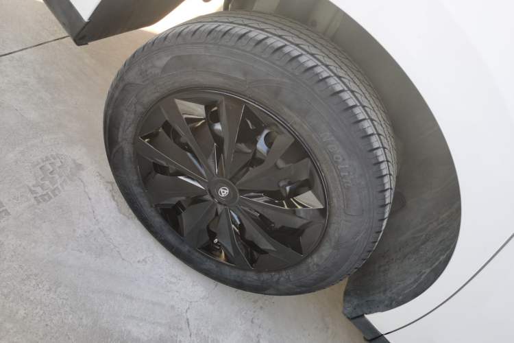 Used SAIC MAXUS G50 2022 1.5T Automatic Comfort Touring A Right Rear Wheel Hub
