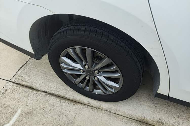 Used SAIC MAXUS G50 2022 1.5T Automatic Comfort Touring B Right Rear Wheel Hub