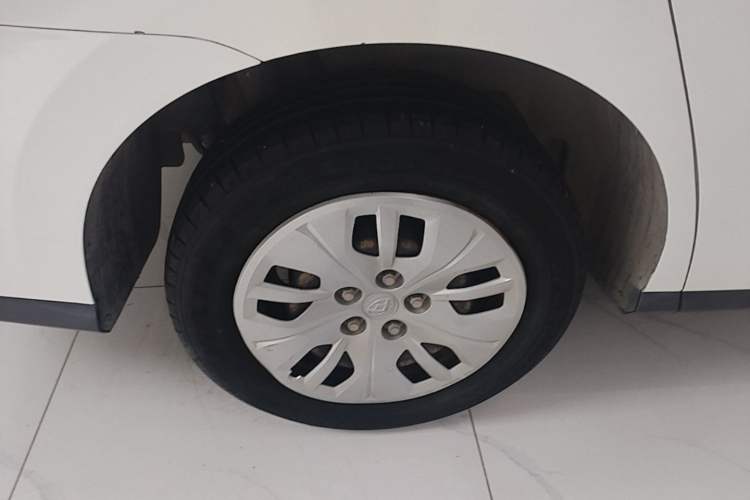 Used SAIC MAXUS G50 2022 1.5T Automatic Comfort Touring A Right Rear Wheel Hub