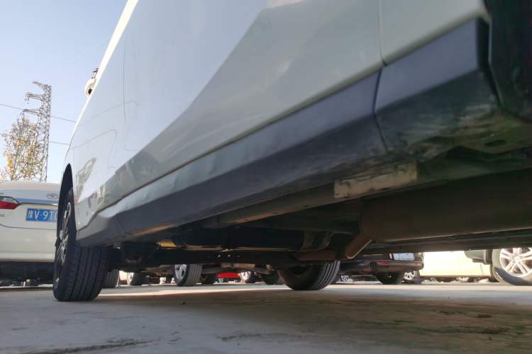 Used SAIC MAXUS G50 2022 1.5T Automatic Comfort Touring A Right Side Sill
