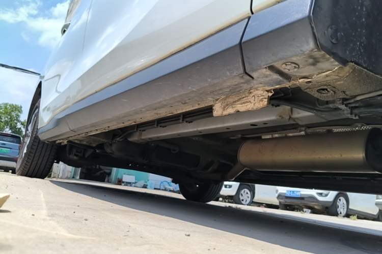 Used SAIC MAXUS G50 2022 1.5T Automatic Comfort Touring B Right Side Sill