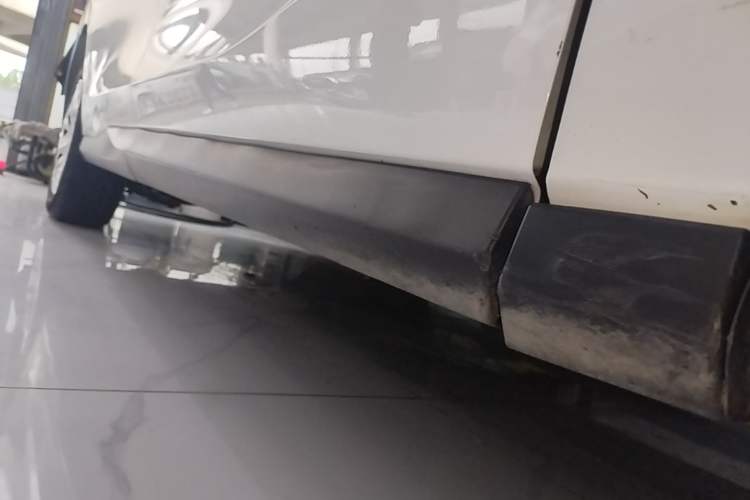 Used SAIC MAXUS G50 2022 1.5T Automatic Comfort Touring A Right Side Sill