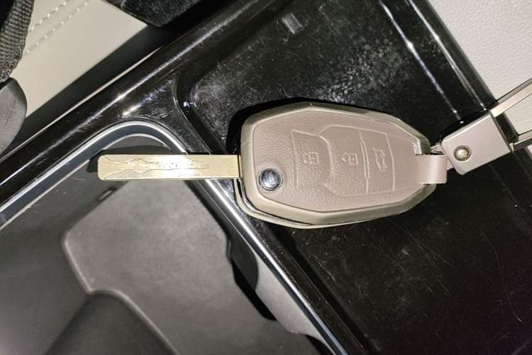 Used SAIC MAXUS G50 2022 1.5T Automatic Comfort Touring A Vehicle Key