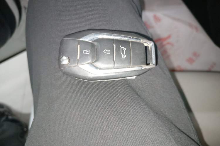 Used SAIC MAXUS G50 2022 1.5T Automatic Comfort Touring A Vehicle Key