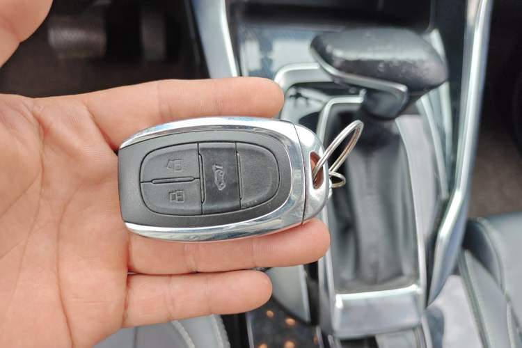 Used SAIC MAXUS G50 2022 1.5T Automatic Comfort Touring B Vehicle Key
