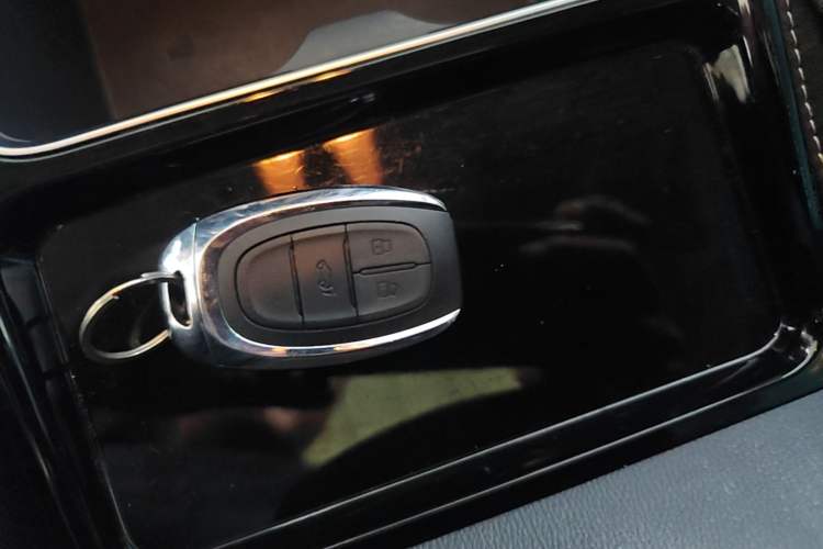 Used SAIC MAXUS G50 2022 1.5T Automatic Comfort Touring B Vehicle Key