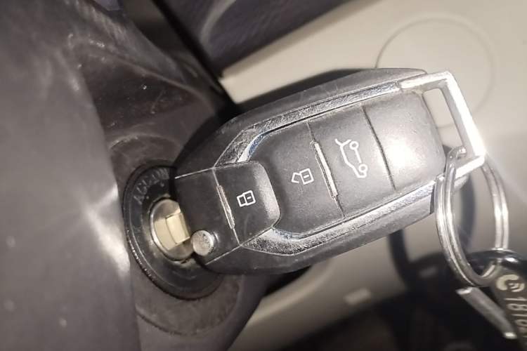 Used SAIC MAXUS G50 2022 1.5T Automatic Comfort Touring A Vehicle Key