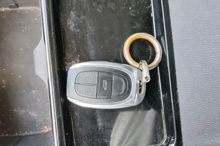 Used SAIC MAXUS G50 2022 1.5T Automatic Comfort Touring B Vehicle Key