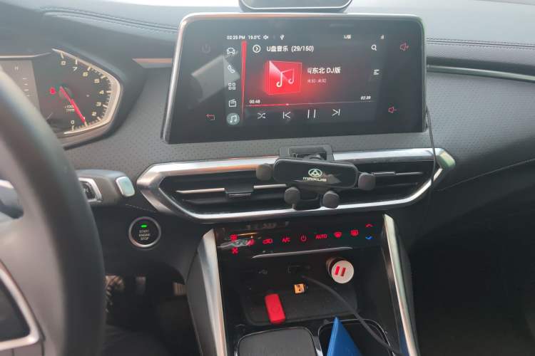 Used SAIC MAXUS G50 2023 PLUS 1.5T Happiness-Recommended Automatic Start Edition Audio And AC Panel