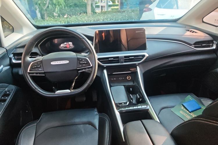 Used SAIC MAXUS G50 2023 PLUS 1.5T Happiness-Recommended Automatic Escort Edition Center Console