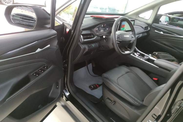 Used SAIC MAXUS G50 2023 PLUS 1.5T Automatic Cruise Version Driver Seat