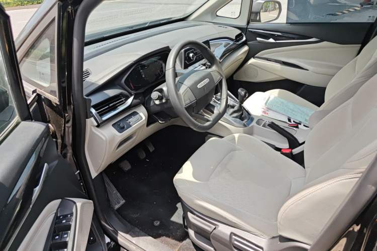 Used SAIC MAXUS G50 2023 1.5T Manual Comfort A Driver Seat