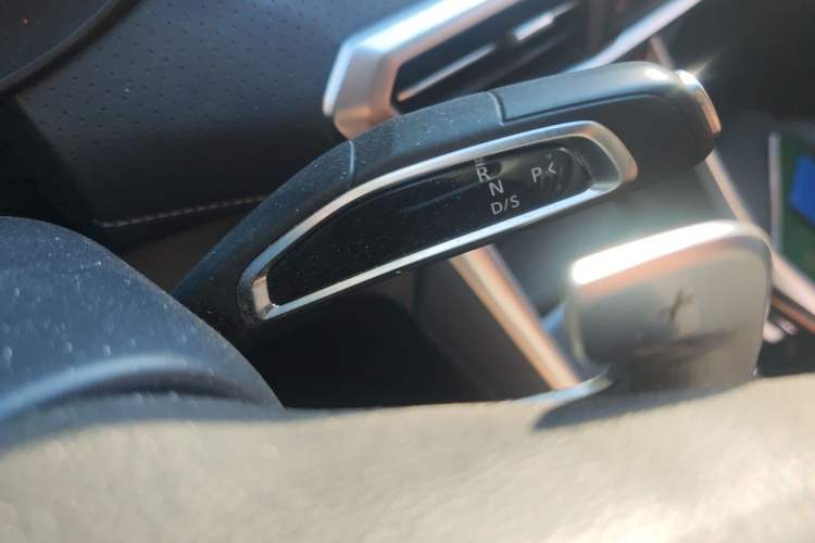 Used SAIC MAXUS G50 2023 PLUS 1.5T Happiness-Recommended Automatic Escort Edition Gear Lever