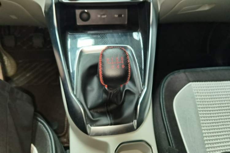 Used SAIC MAXUS G50 2023 1.5T Manual Comfort A Gear Lever