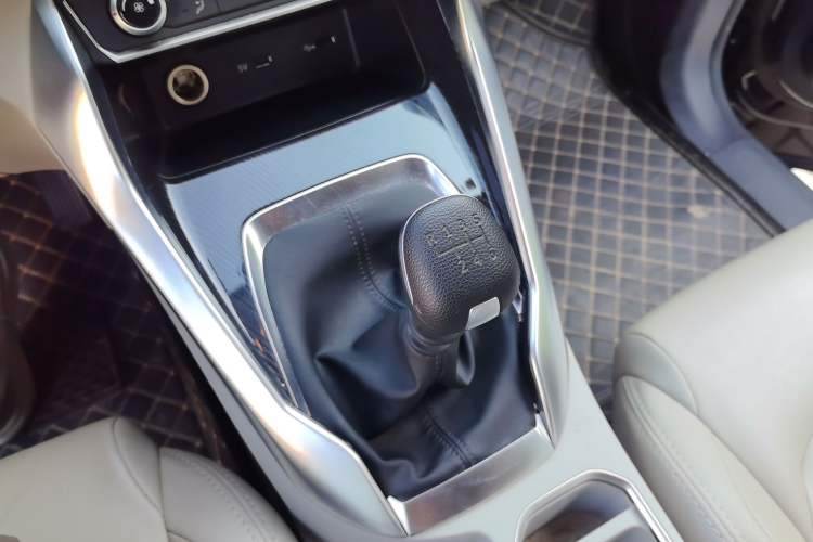 Used SAIC MAXUS G50 2023 1.5T Manual Comfort A Gear Lever