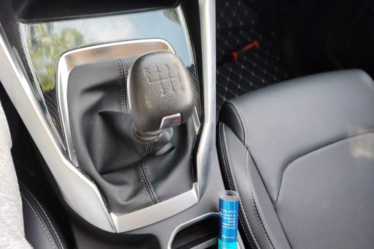 Used SAIC MAXUS G50 2023 1.5T Manual Comfort B Trim Gear Lever