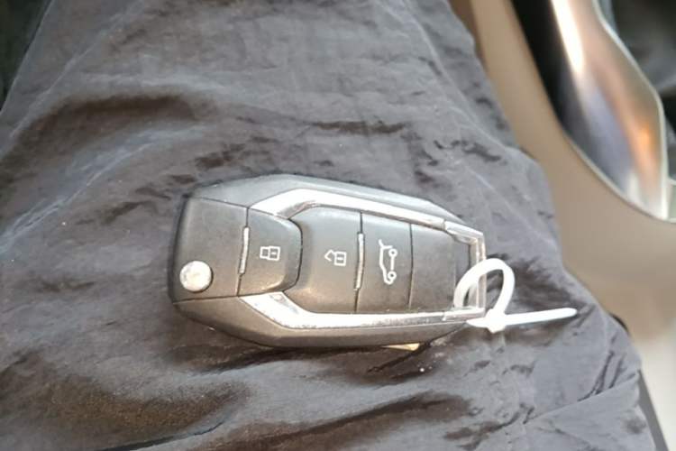 Used SAIC MAXUS G50 2023 1.5T Manual Comfort B Trim Interior 1