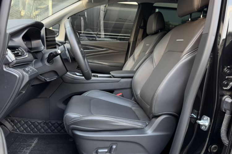 Used SAIC MAXUS G50 2023 PLUS 1.5T Happiness-Recommended Automatic Escort Edition Interior 2