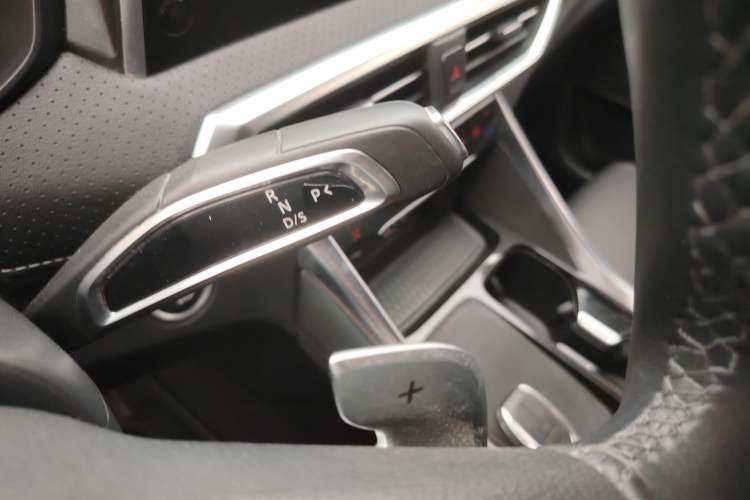 Used SAIC MAXUS G50 2023 PLUS 1.5T Happiness-Recommended Automatic Escort Edition Interior 6