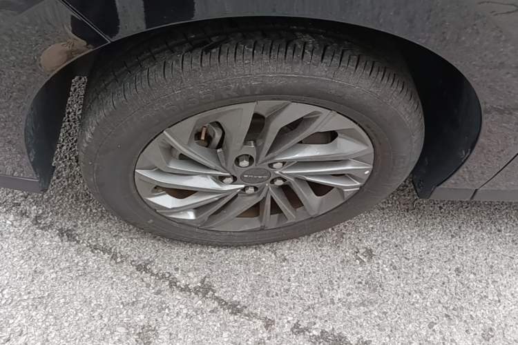 Used SAIC MAXUS G50 2023 PLUS 1.5T Happiness-Recommended Automatic Escort Edition Left Front Wheel Hub