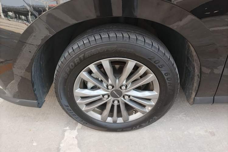 Used SAIC MAXUS G50 2023 PLUS 1.5T Happiness-Recommended Automatic Start Edition Left Front Wheel Hub