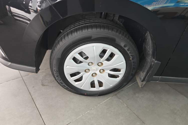 Used SAIC MAXUS G50 2023 1.5T Manual Comfort A Left Front Wheel Hub