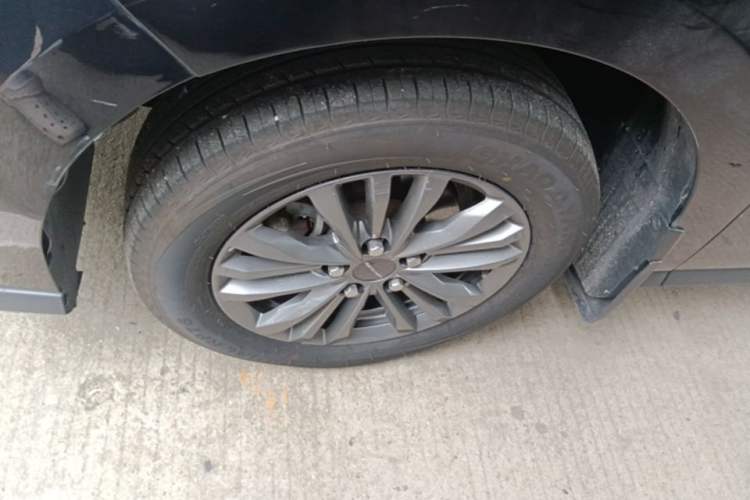 Used SAIC MAXUS G50 2023 1.5T Manual Comfort B Trim Left Front Wheel Hub