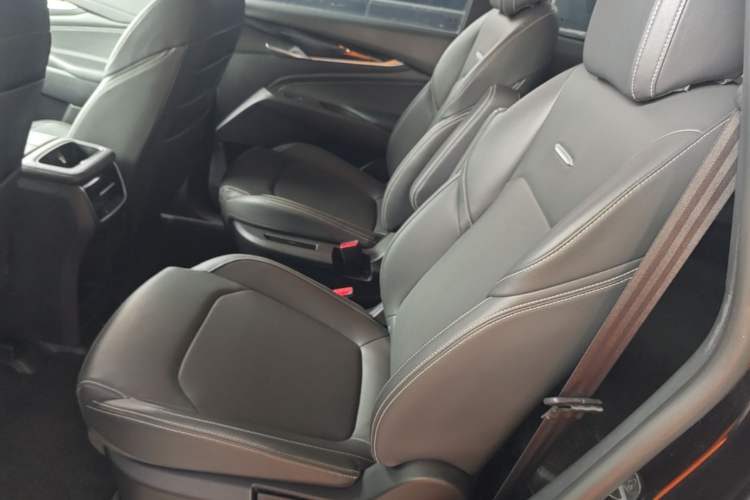 Used SAIC MAXUS G50 2023 PLUS 1.5T Happiness-Recommended Automatic Start Edition Left Rear Seat