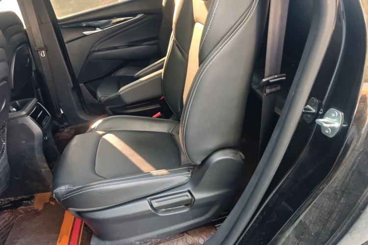 Used SAIC MAXUS G50 2023 PLUS 1.5T Happiness-Recommended Automatic Escort Edition Left Rear Seat