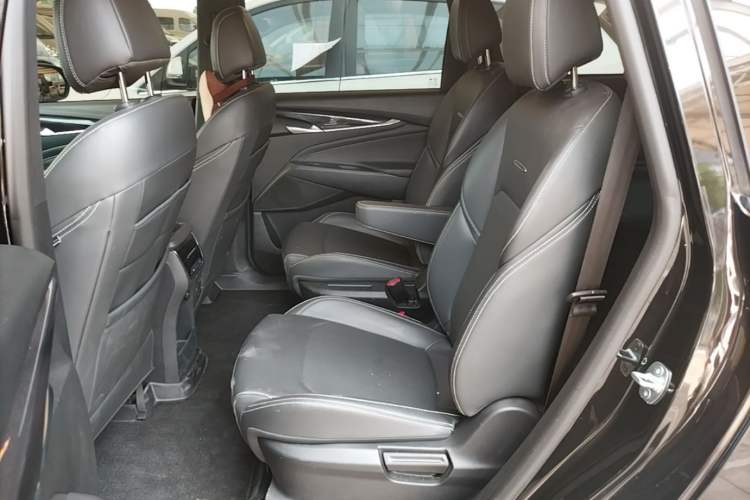 Used SAIC MAXUS G50 2023 PLUS 1.5T Happiness-Recommended Automatic Start Edition Left Rear Seat