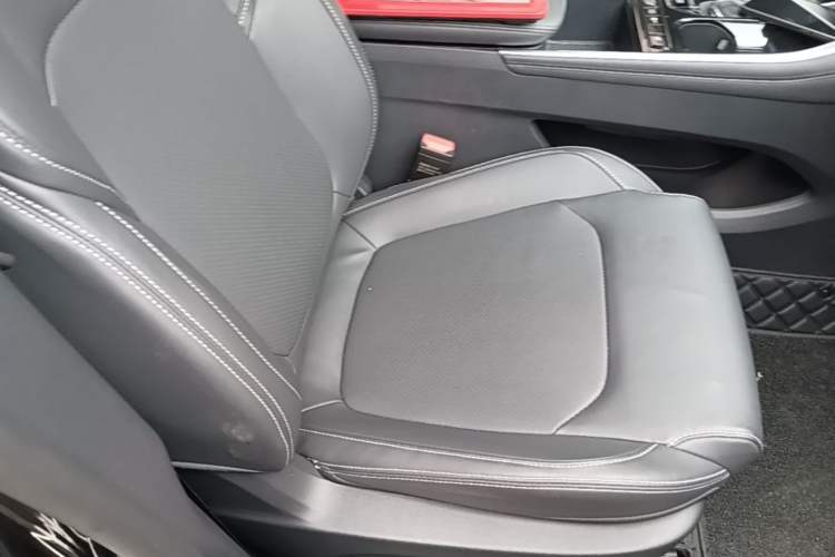 Used SAIC MAXUS G50 2023 PLUS 1.5T Happiness-Recommended Automatic Escort Edition Right Front Seat