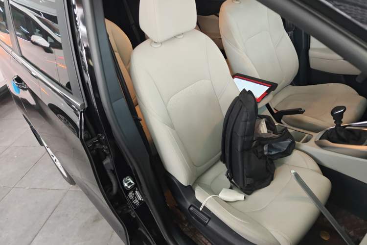 Used SAIC MAXUS G50 2023 1.5T Manual Comfort A Right Front Seat