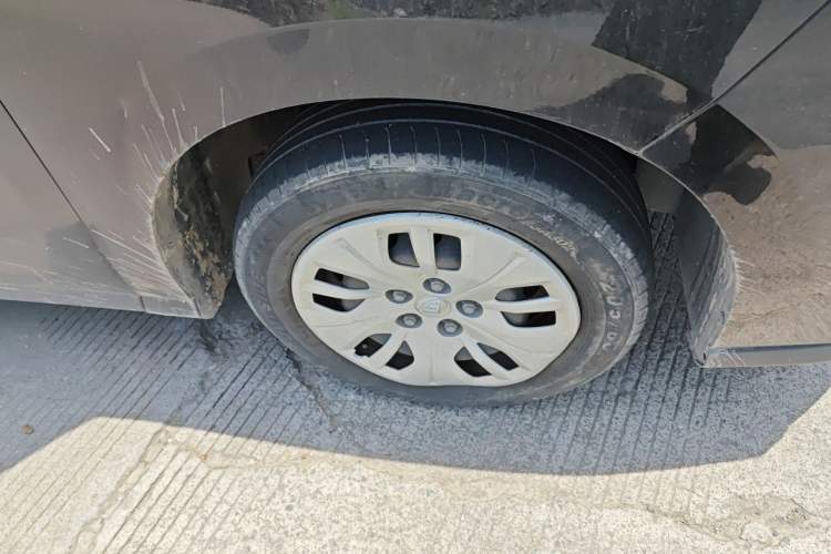 Used SAIC MAXUS G50 2023 1.5T Manual Comfort A Right Front Wheel Hub