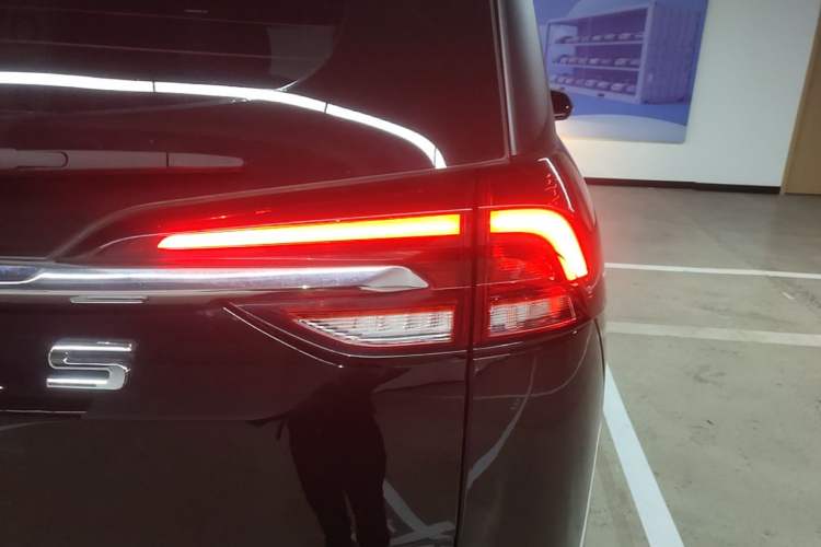 Used SAIC MAXUS G50 2023 1.5T Manual Comfort B Trim Right Rear Taillight
