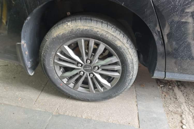 Used SAIC MAXUS G50 2023 PLUS 1.5T Happiness-Recommended Automatic Start Edition Right Rear Wheel Hub