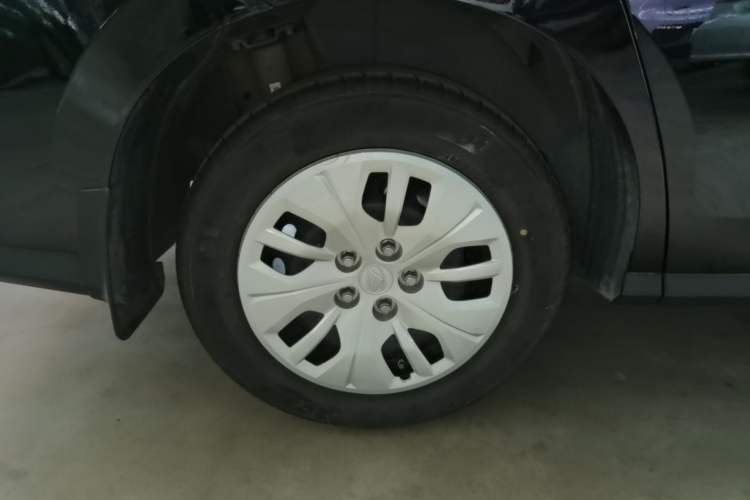 Used SAIC MAXUS G50 2023 1.5T Manual Comfort A Right Rear Wheel Hub