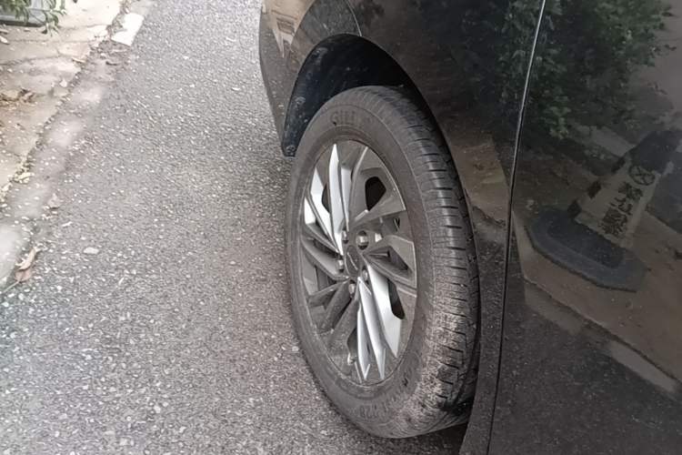 Used SAIC MAXUS G50 2023 PLUS 1.5T Happiness-Recommended Automatic Escort Edition Right Rear Wheel Hub