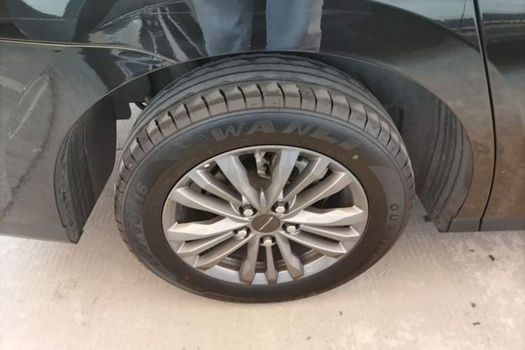 Used SAIC MAXUS G50 2023 PLUS 1.5T Happiness-Recommended Automatic Start Edition Right Rear Wheel Hub