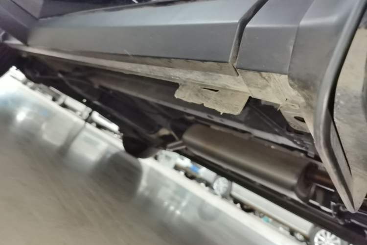 Used SAIC MAXUS G50 2023 1.5T Manual Comfort A Right Side Sill