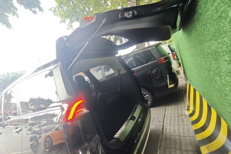 Used SAIC MAXUS G50 2023 PLUS 1.5T Happiness-Recommended Automatic Start Edition Trunk