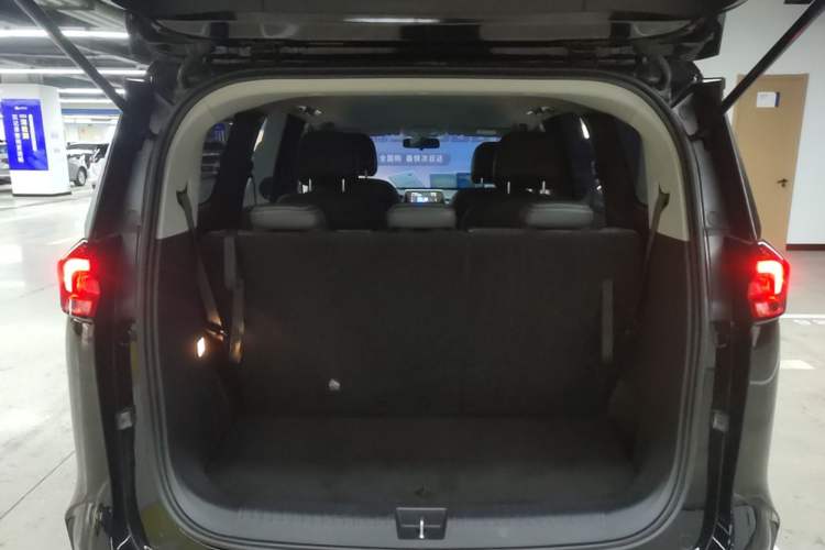 Used SAIC MAXUS G50 2023 1.5T Manual Comfort B Trim Trunk