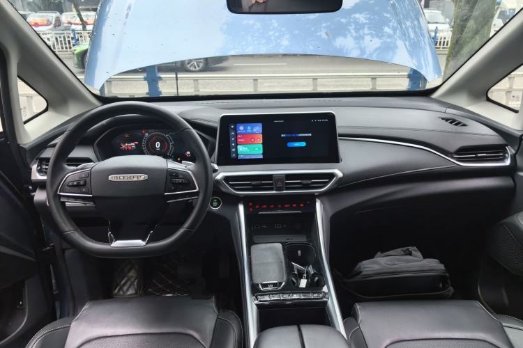 Used SAIC MAXUS G50 2023 PLUS 1.5T Happiness-Recommended Automatic Escort Edition Center Console